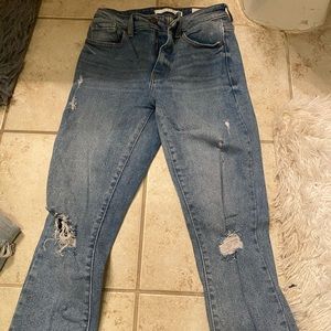 Distressed skinny jeans